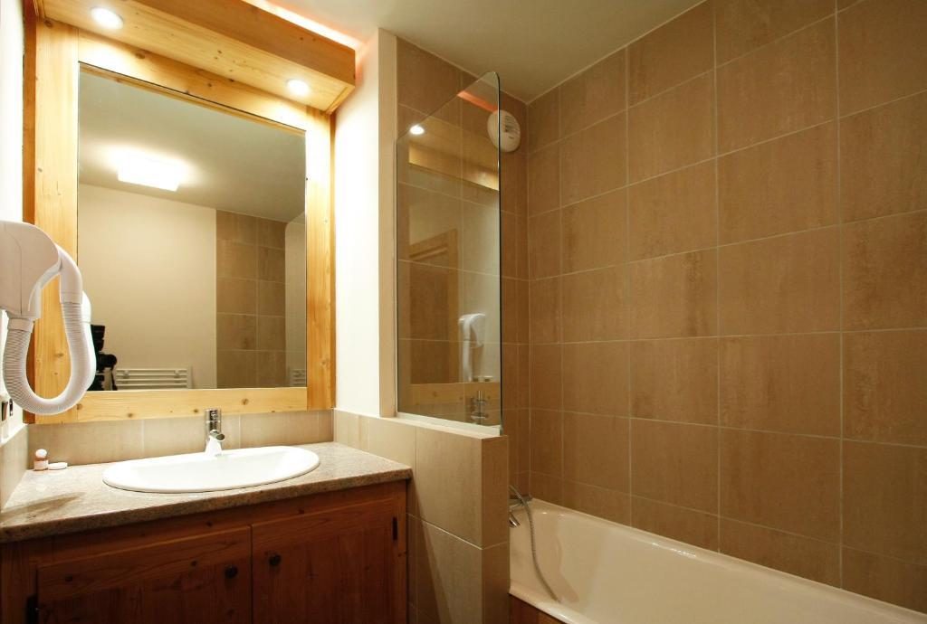 Vacanceole - Residence Goleon -Val Ecrins لو دوز آلب الغرفة الصورة